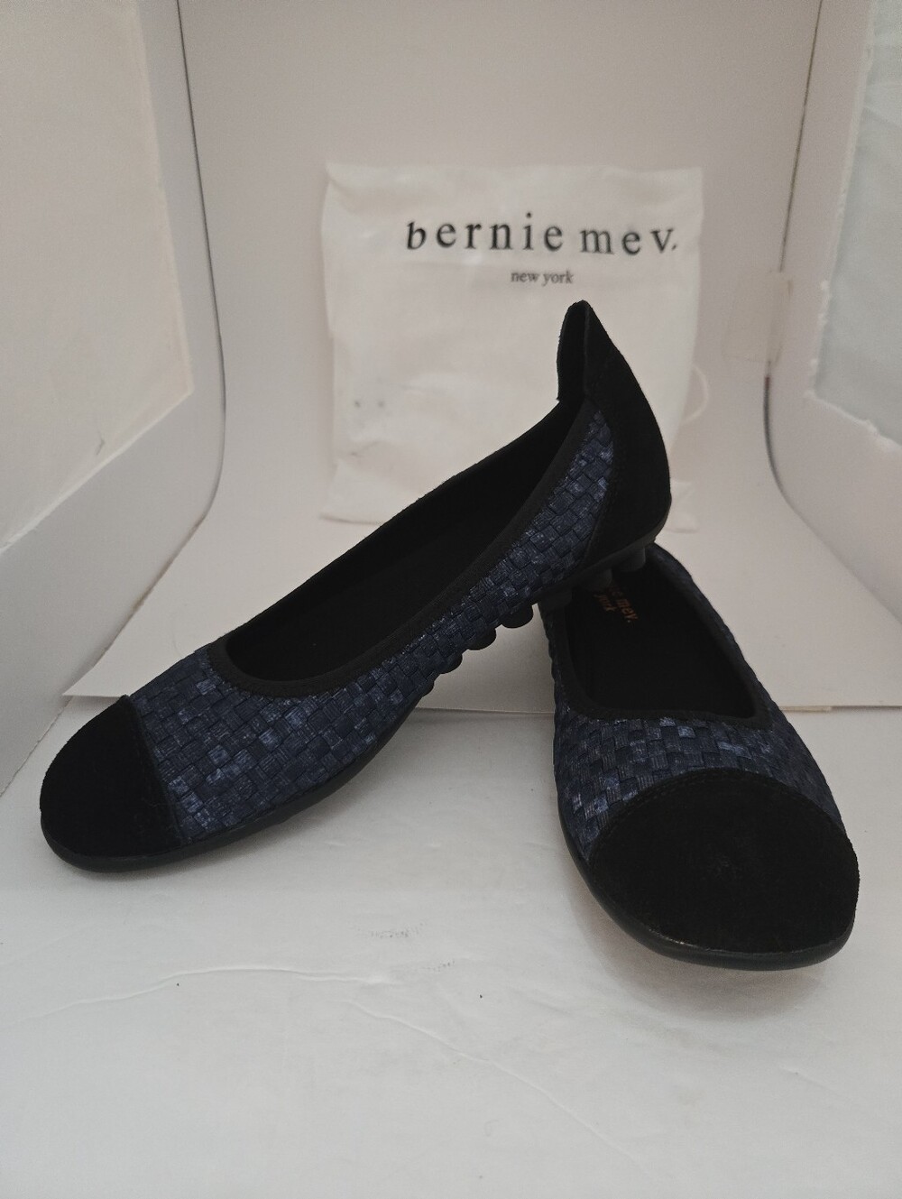 NWOT BERNIE MEV BLUE WOVEN SLIP ON LOAFER SIZE 8 (EU 39)